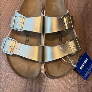 New without Box Birkenstock Arizona Gold Birko-Flor Regular - Size 40(9)
